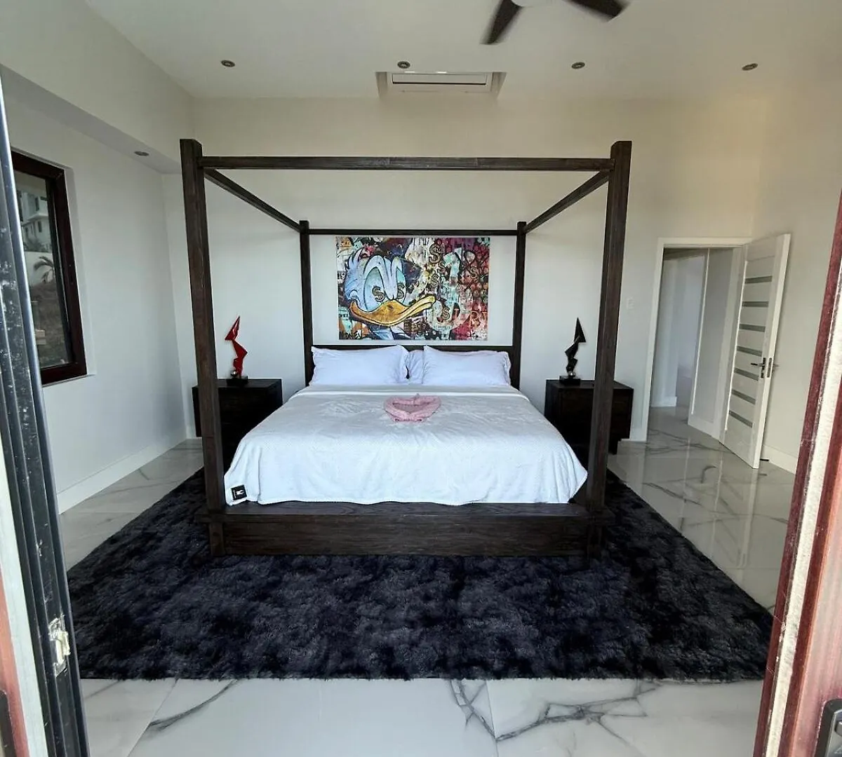 White Sky Beach Villas Whitehouse