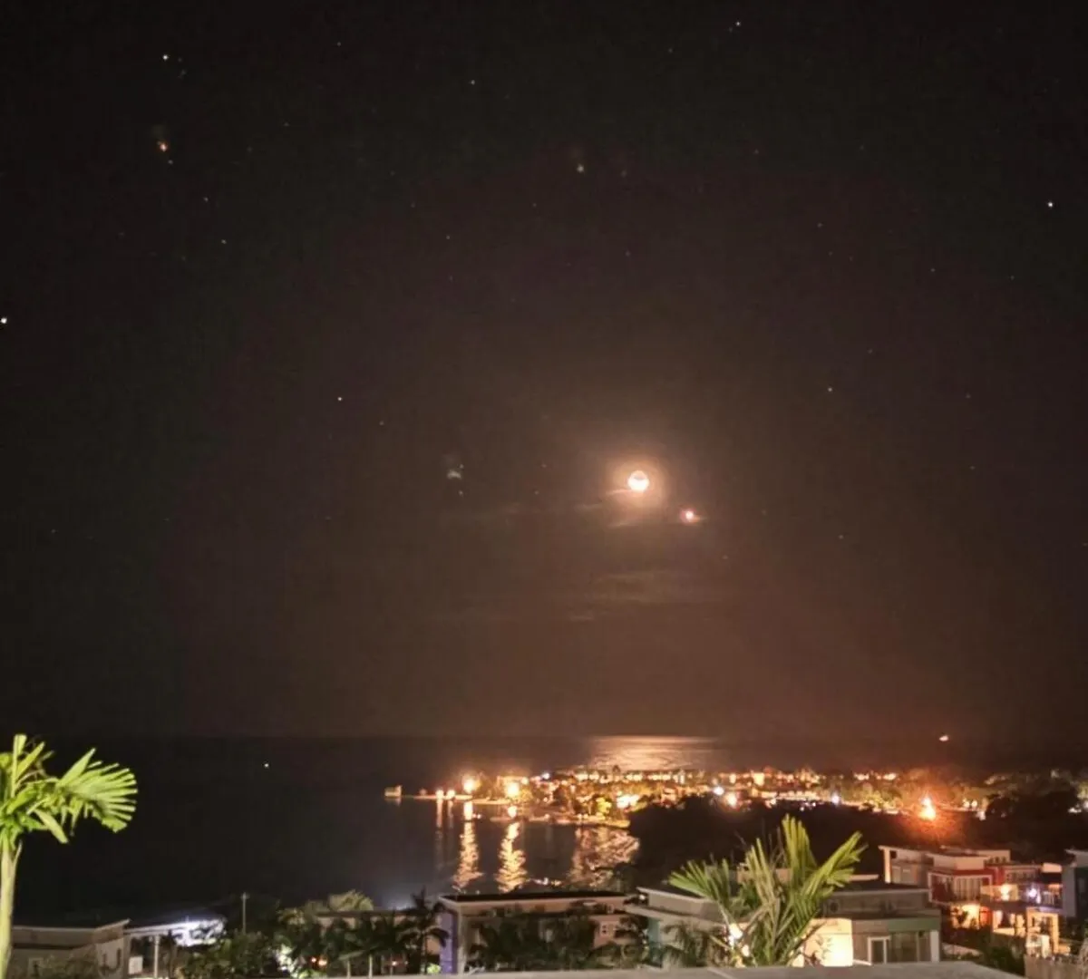 White Sky Beach Villas Whitehouse