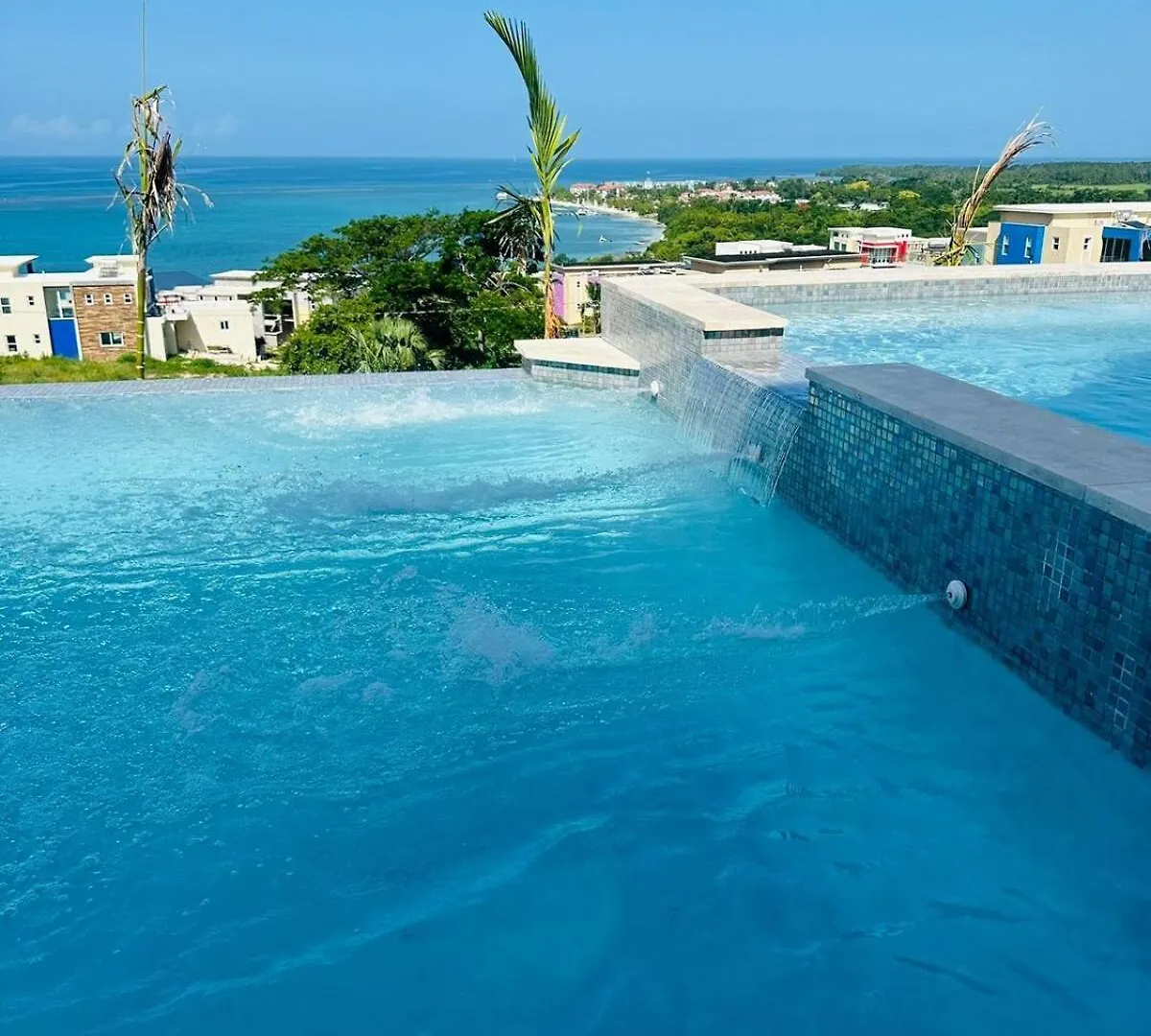 White Sky Beach Villas Whitehouse